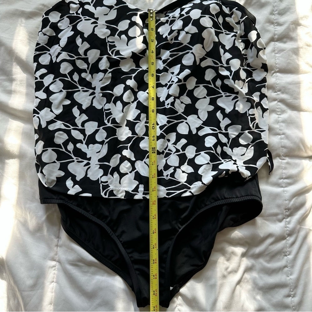 EUC Maxine of Hollywood Azul Plus20W Wide Black&White Floral Vines tankini - Picture 10 of 14